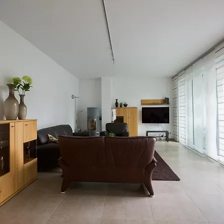 Exklusive Und Helle Ferienwohnung In Leipzigs Sudvorstadt * Лейпциг