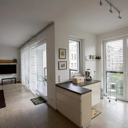Exklusive Und Helle Ferienwohnung In Leipzigs Sudvorstadt