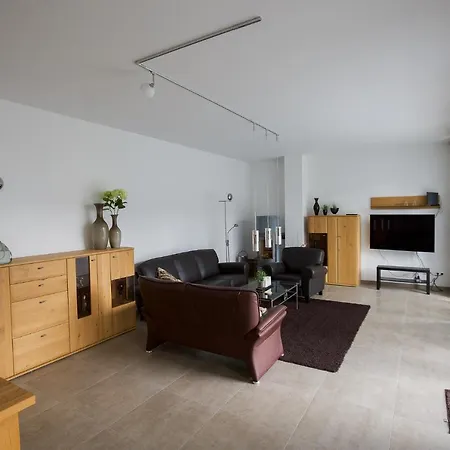 Апартаменты Exklusive Und Helle Ferienwohnung In Leipzigs Sudvorstadt Лейпциг